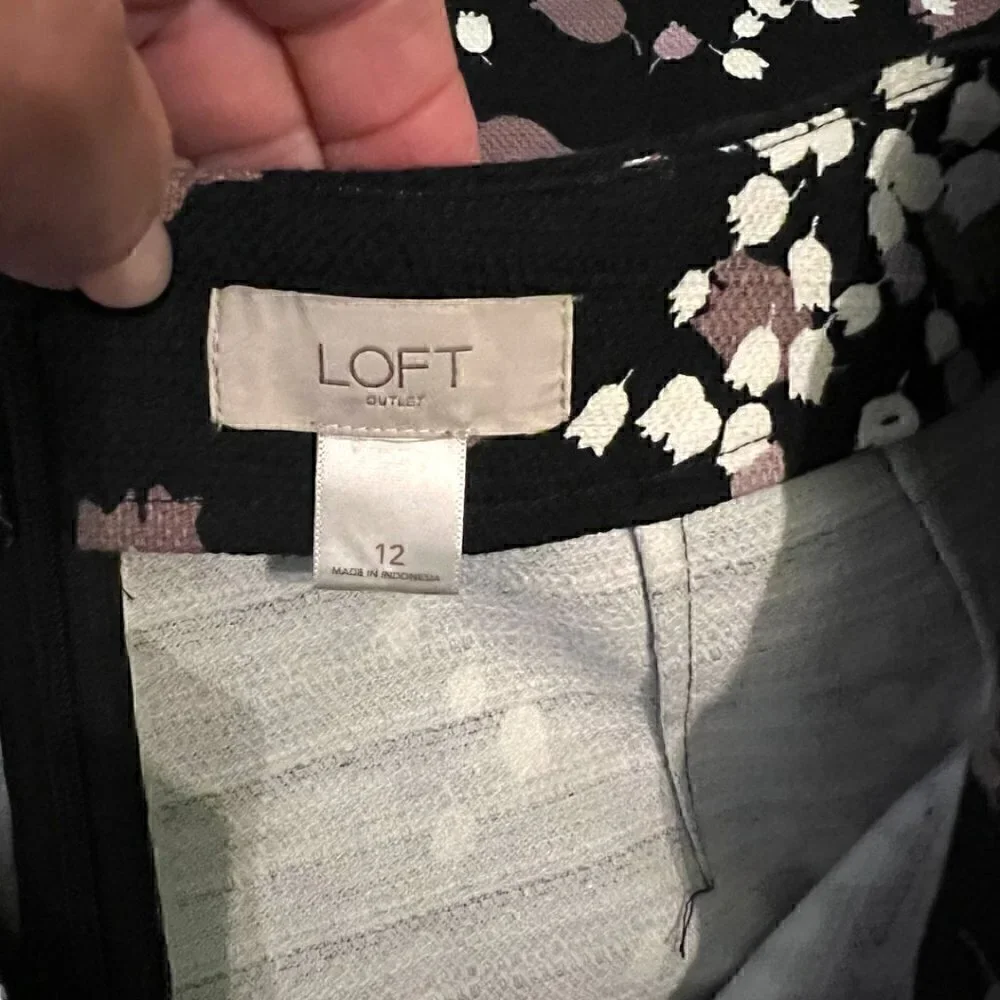 Ann Taylor Loft Pencil Skirt with Side Slits Black Mauve White Floral Sz 12